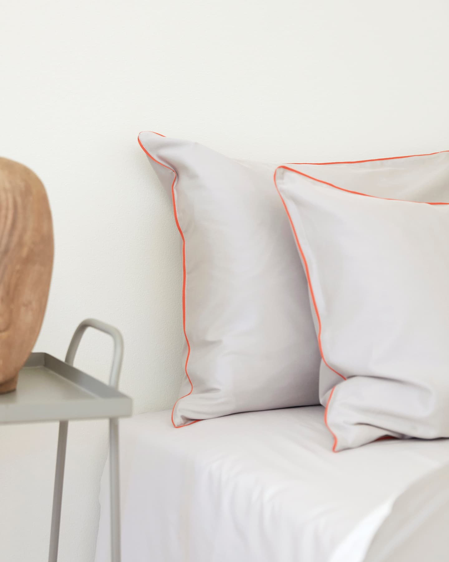 Kissenbezug Strimma - Concrete Grey in der Gruppe Bettwäsche / Kissenbezüge bei A L V A (1046)