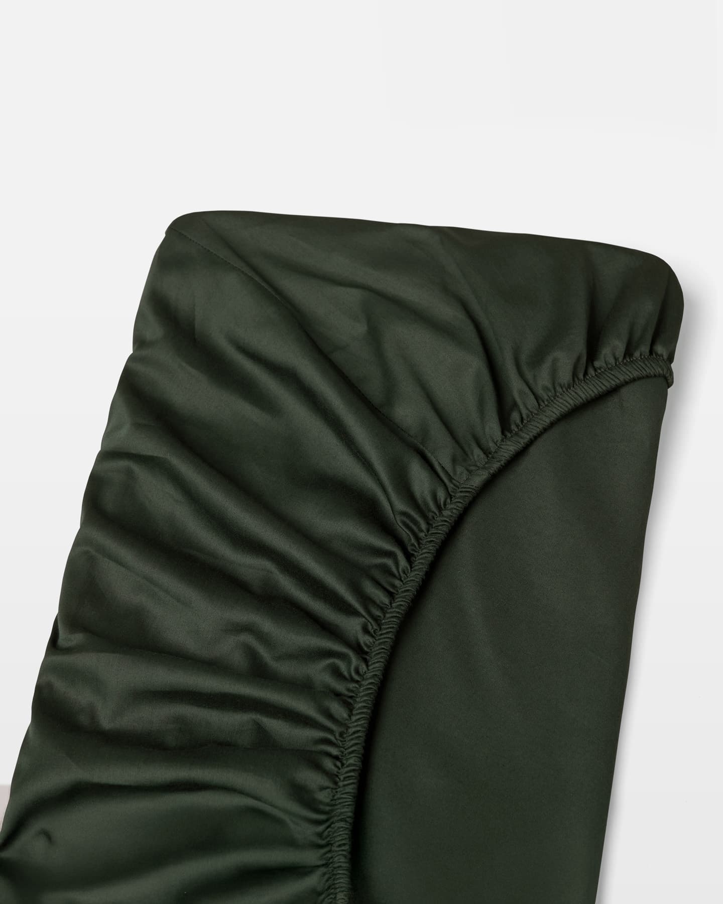 Spannbettlaken Lind - Forest Green in der Gruppe Bettwäsche / Spannbettlaken bei A L V A (1257)