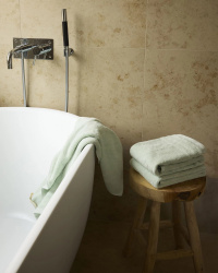 Set mit 4 Handtüchern (4 St. 50x100 cm) Set mit 4 Handtüchern (4 St. 50x100 cm)