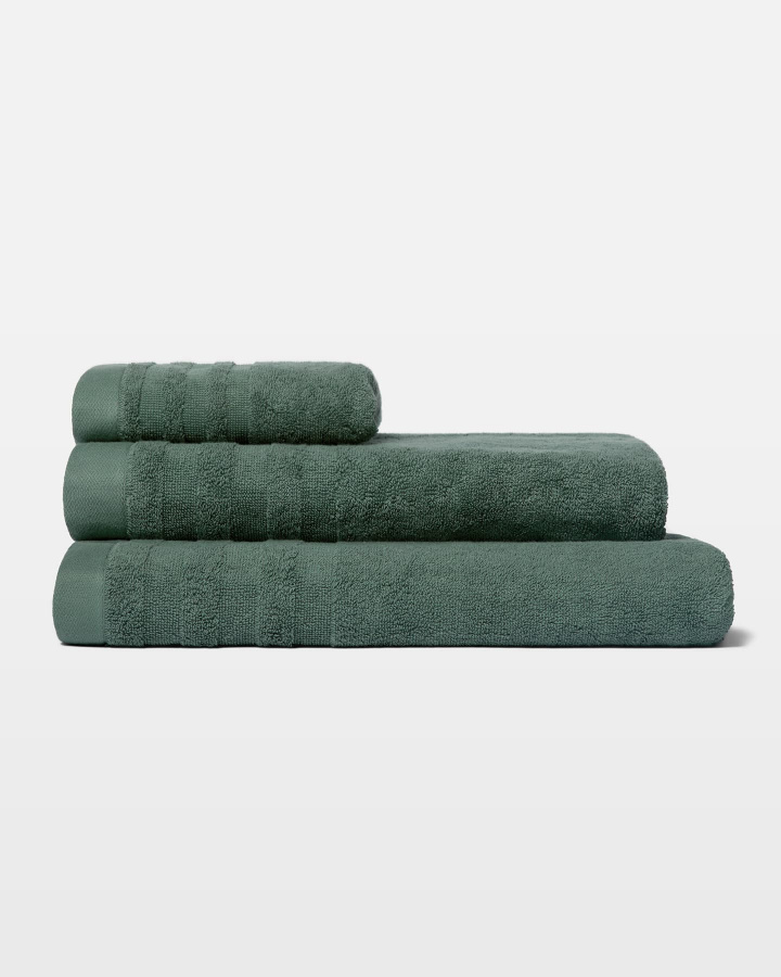 Handtuch Essens - Washed Bottle Green in der Gruppe Badtextilien / Handtücher bei A L V A (1178)