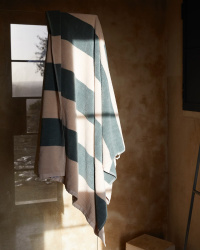 Badetuch Vinda - Seashell Beige / Washed Bottle Green Badetuch Vinda - Seashell Beige / Washed Bottle Green
