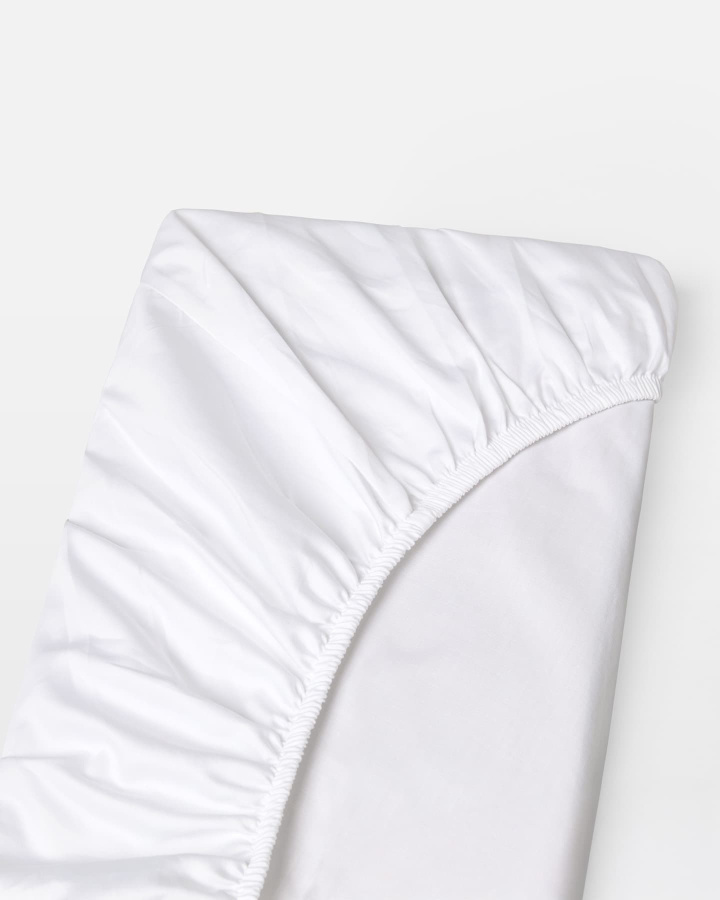 Spannbettlaken Gro - Cloud White in der Gruppe Bettwäsche / Baby bei A L V A (1301)
